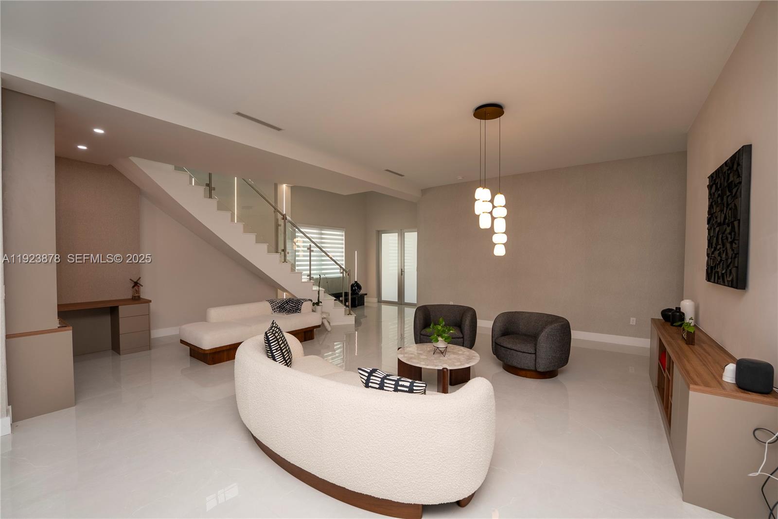 OASIS PARK SQUARE AT DORAL - Residential