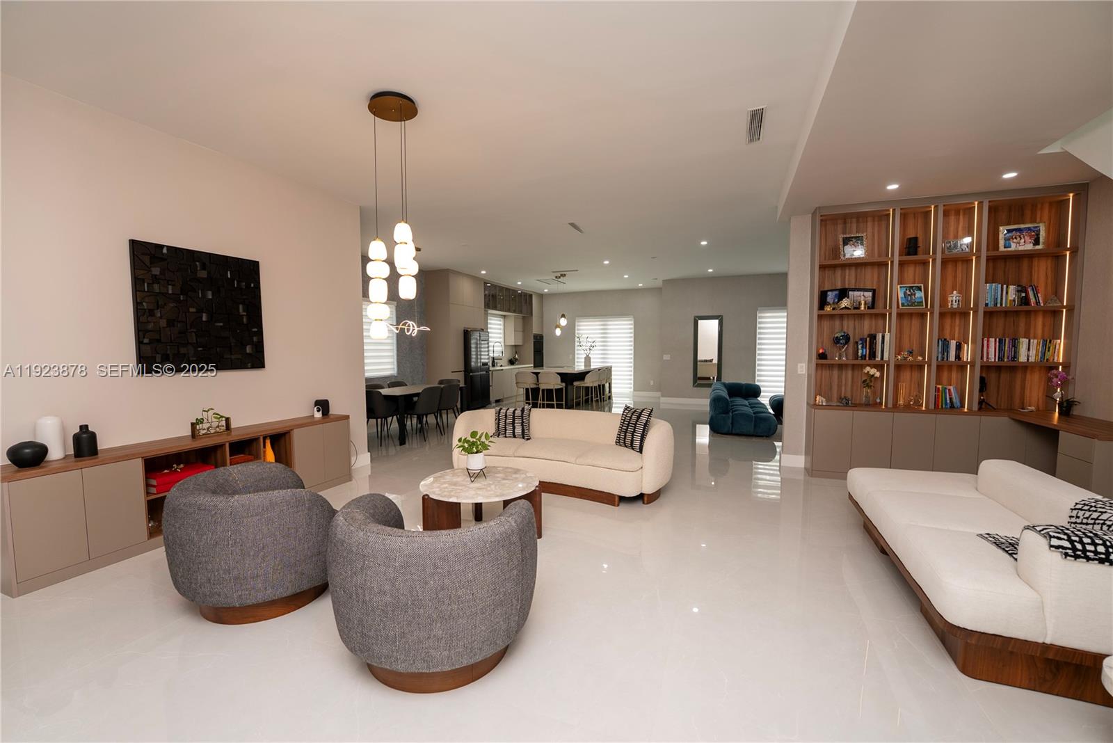 OASIS PARK SQUARE AT DORAL - Residential