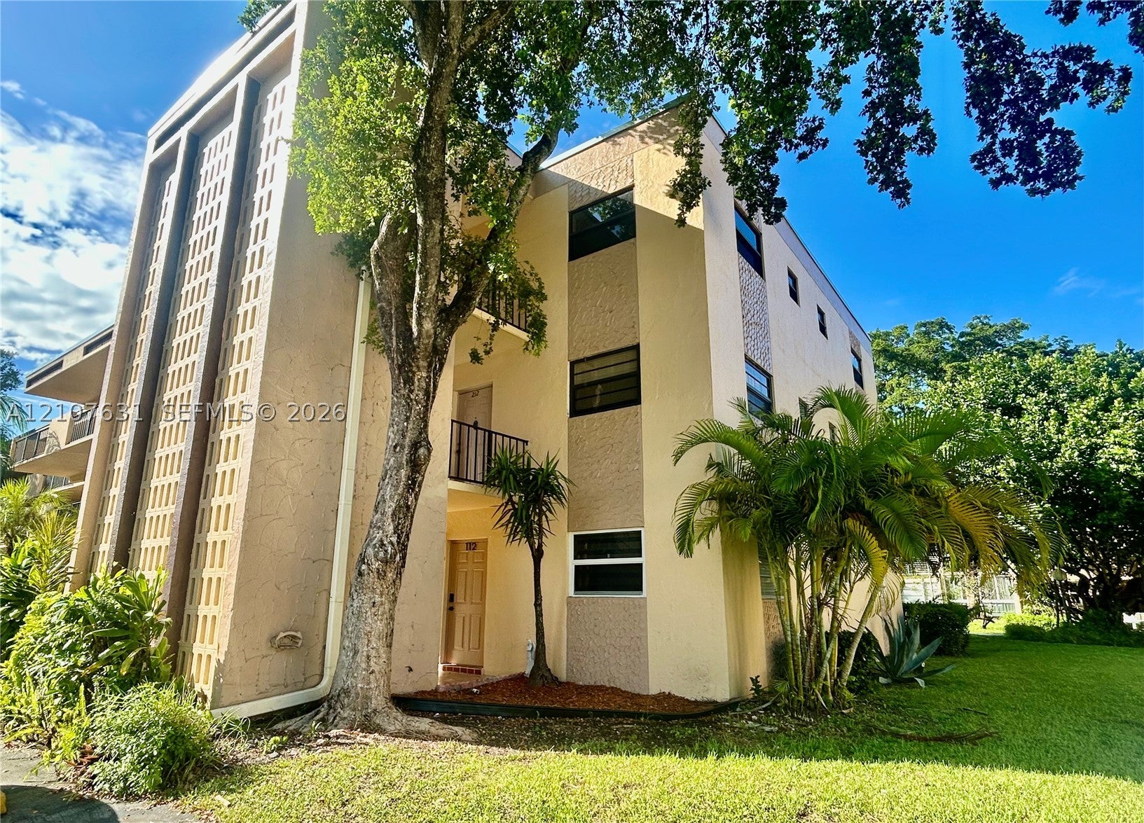 151 Berkley Rd 112, Hollywood FL 33024