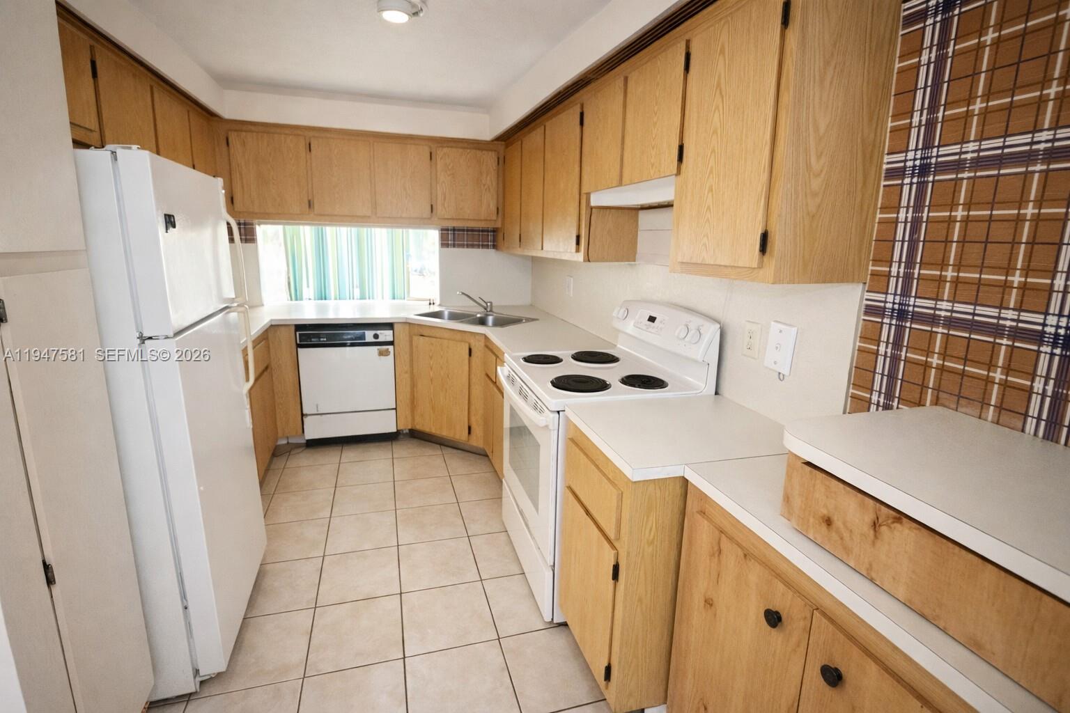 MISTY LAKE CONDO - Residential