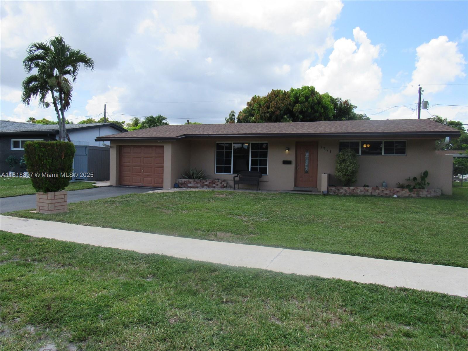 Rental Property at 7771 Nw 21st Ct, Sunrise, Miami-Dade County, Florida - Bedrooms: 2 
Bathrooms: 2  - $2,500 MO.