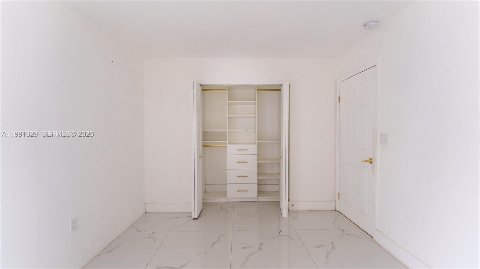 LAKES BY THE BAY SEC 5 - Residential