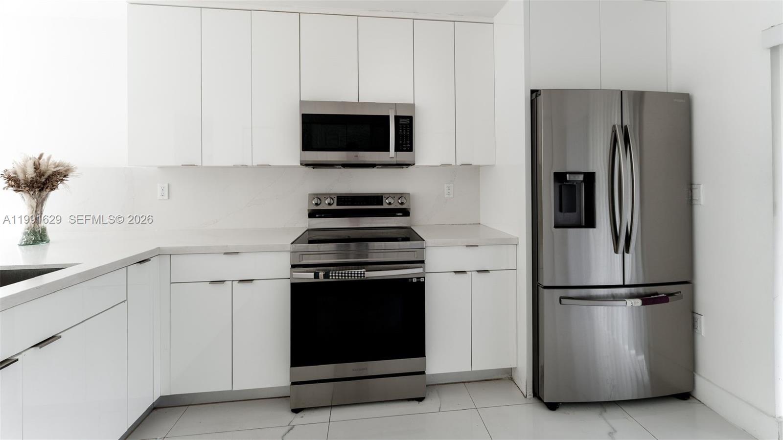 LAKES BY THE BAY SEC 5 - Residential