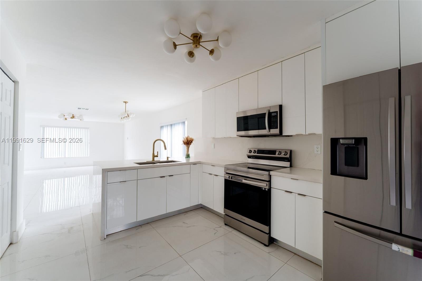 LAKES BY THE BAY SEC 5 - Residential