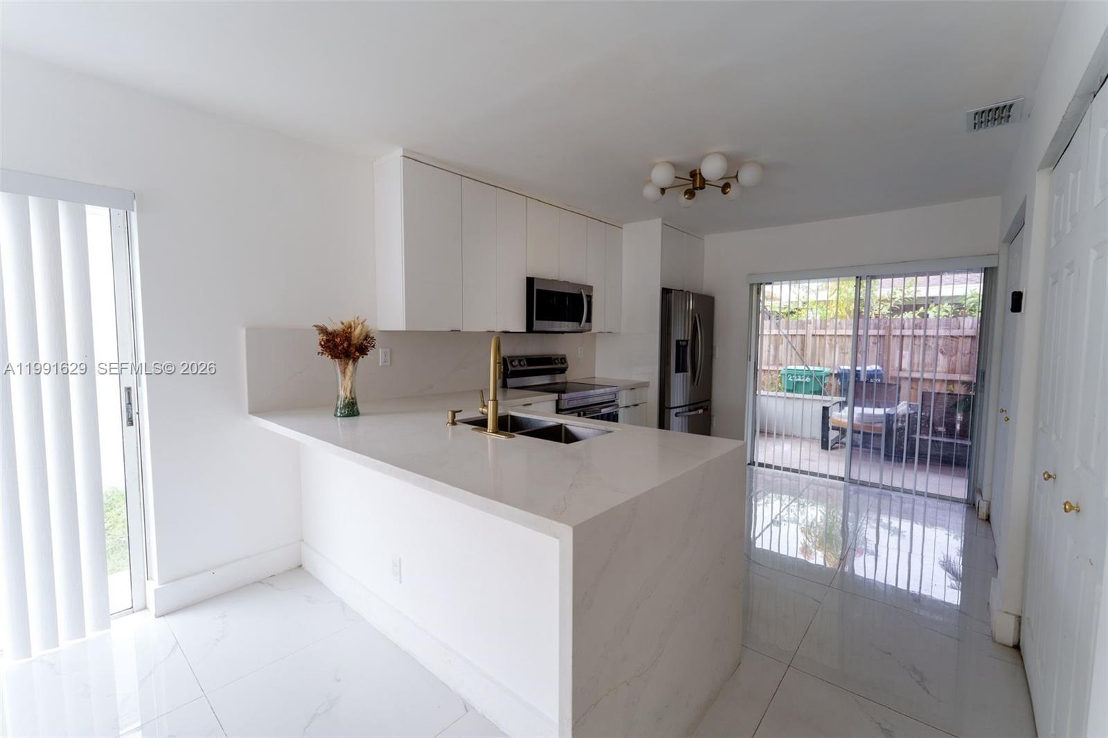 LAKES BY THE BAY SEC 5 - Residential