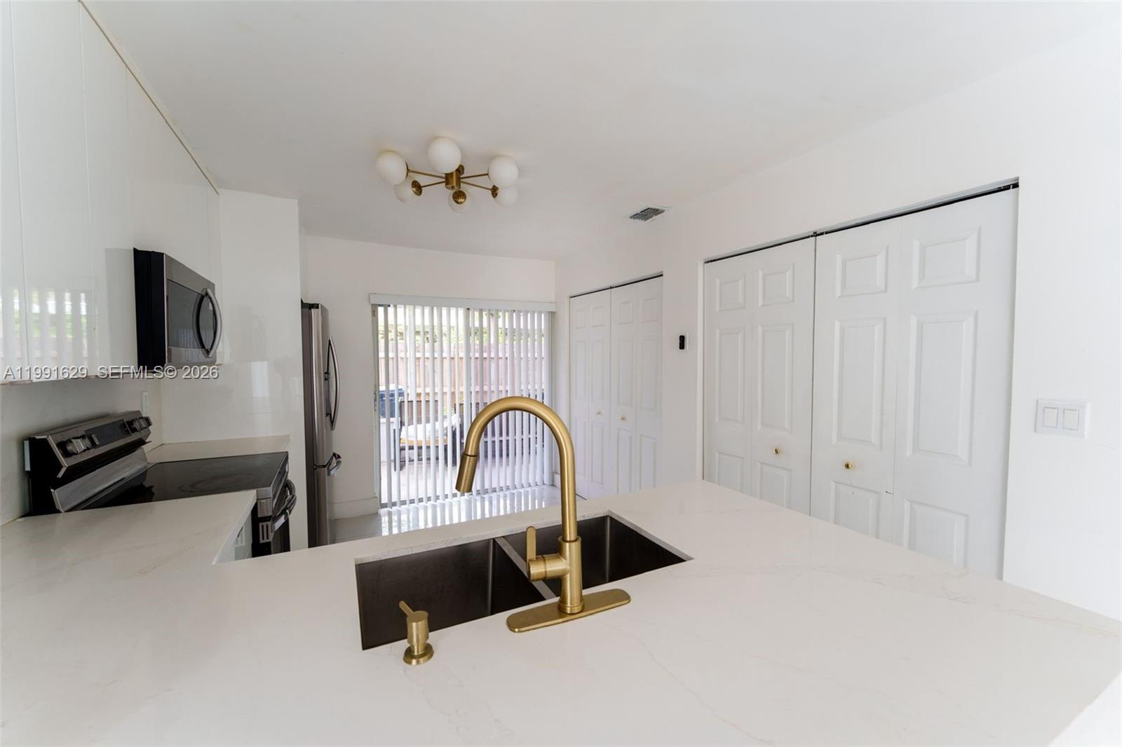 LAKES BY THE BAY SEC 5 - Residential