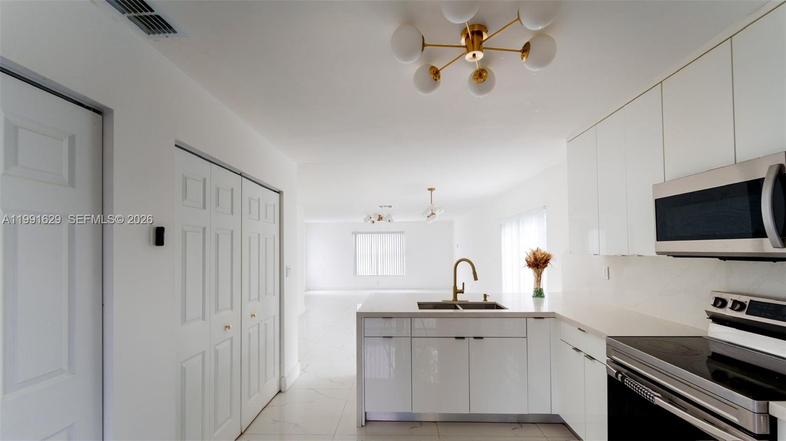 LAKES BY THE BAY SEC 5 - Residential