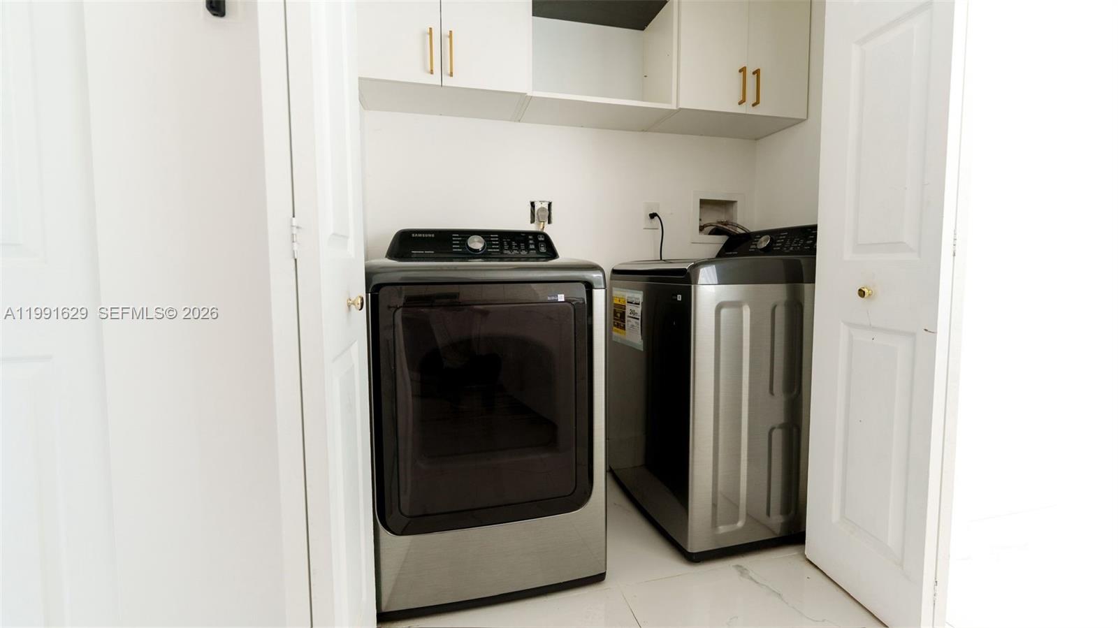 LAKES BY THE BAY SEC 5 - Residential