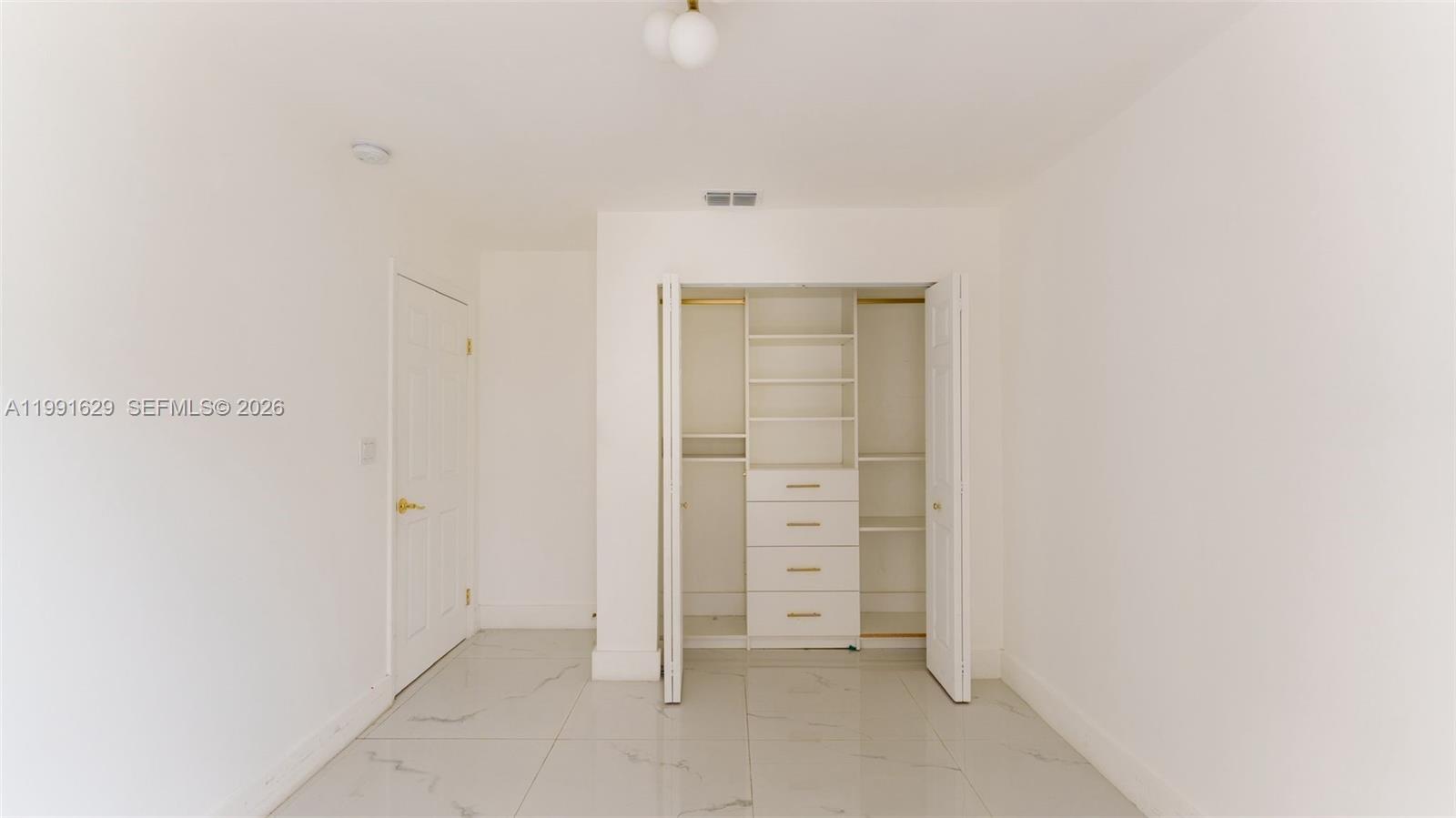 LAKES BY THE BAY SEC 5 - Residential