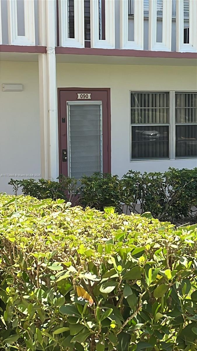 Please send all offers to listing agent by TEXT OR EMAIL.
Unit is also on rent.