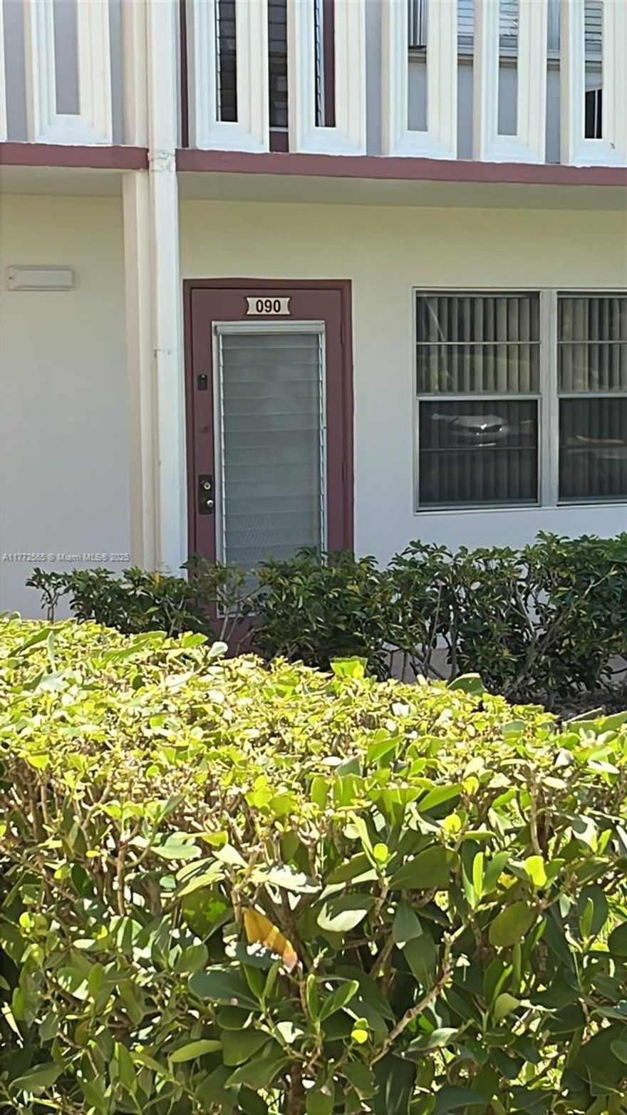 Please send all offers to listing agent by TEXT OR EMAIL.

Unit is also on rent.