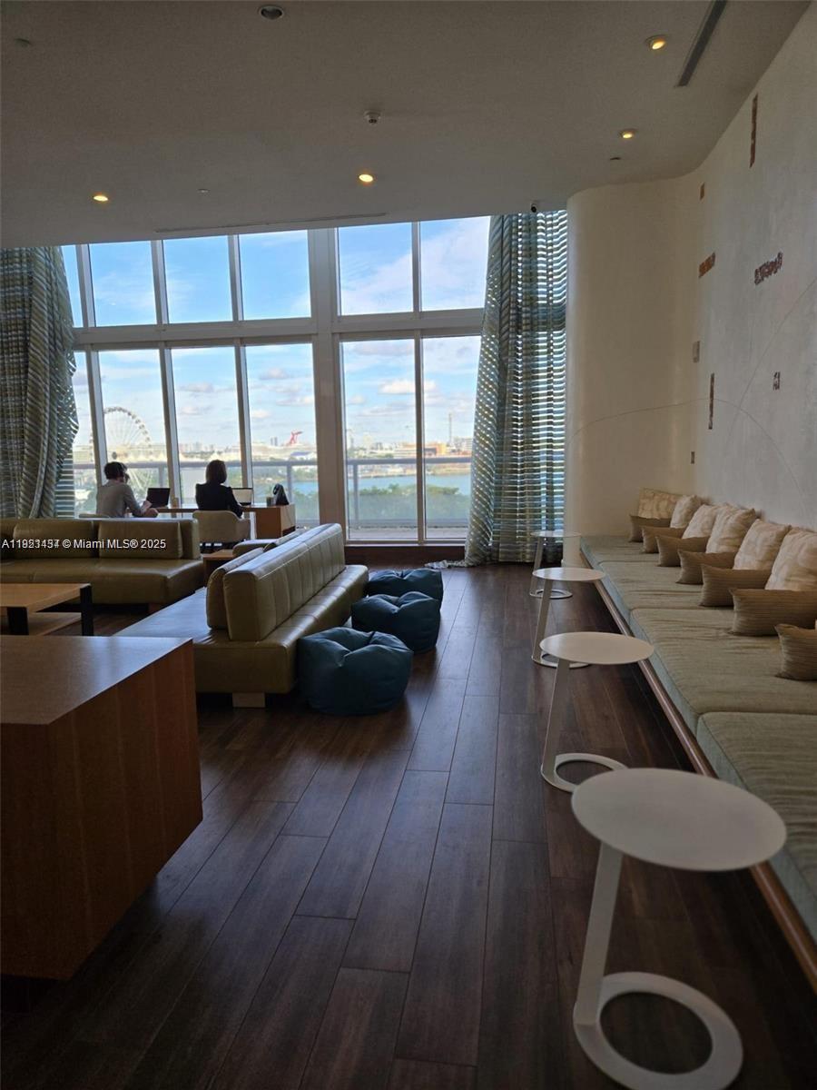 50 BISCAYNE CONDO - Residential