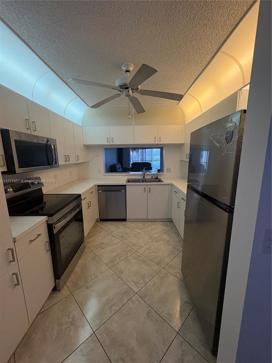 Property for Sale at 10133 Nw 24th Pl 206, Sunrise, Miami-Dade County, Florida - Bedrooms: 2 
Bathrooms: 2  - $190,000