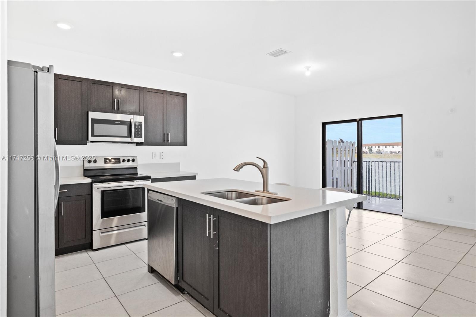 ENCLAVE SOUTH PHASE 2 - Residential