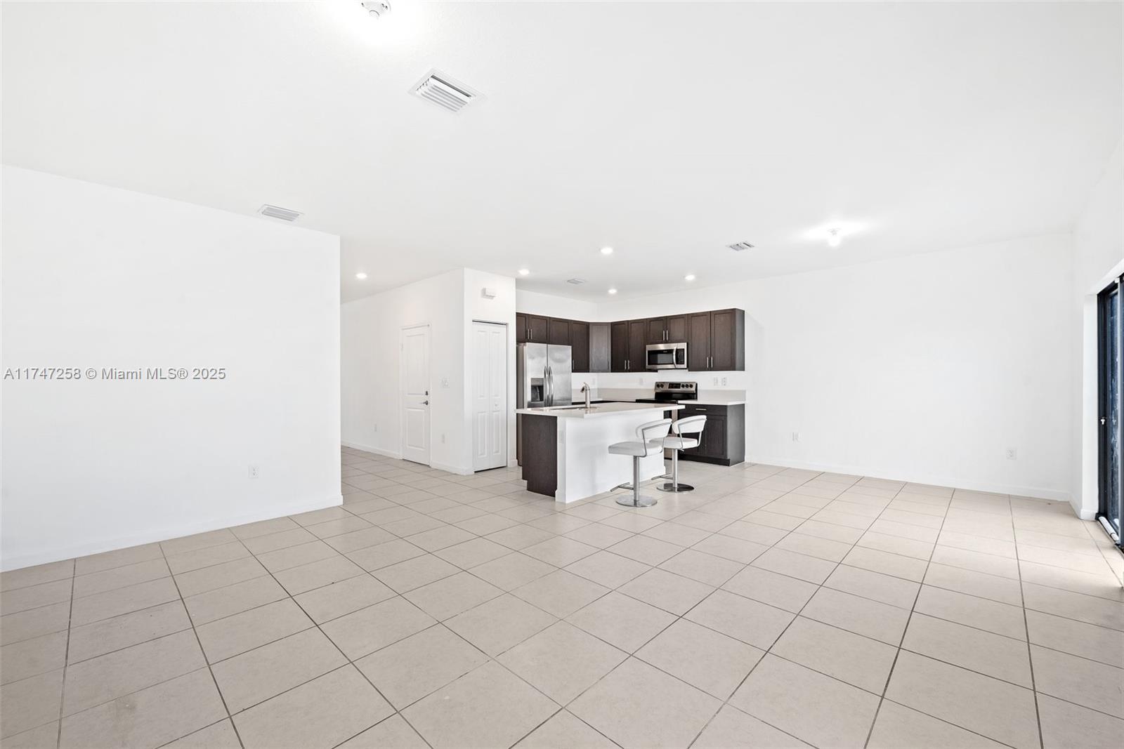 ENCLAVE SOUTH PHASE 2 - Residential
