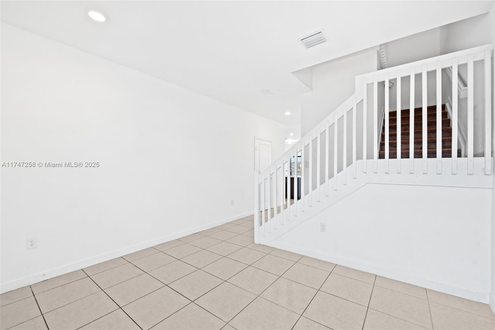 ENCLAVE SOUTH PHASE 2 - Residential