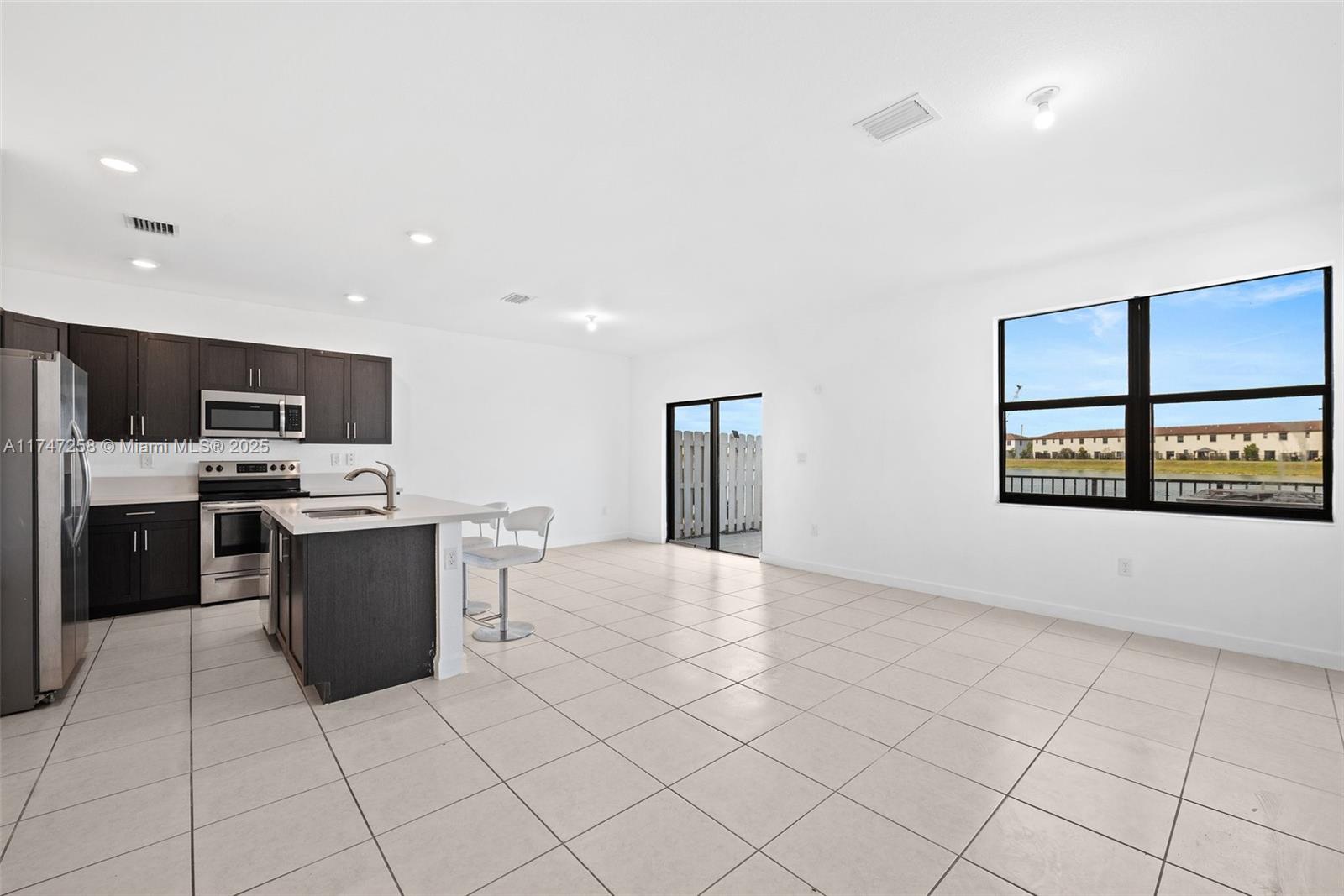 ENCLAVE SOUTH PHASE 2 - Residential