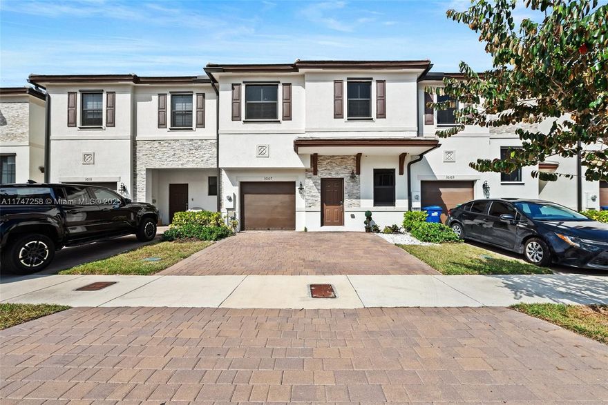 Rare Find in Crystal Cay – 4BR/3.5BA Townhome w/ 2100 total sqft!
Built in 2022, charming 4BR townhouse is the only one available in Crystal Cay! Perfectly situated on the lake w/ no back neighbors this home offers both privacy and stunning views. The modern kitchen features SS appliances, a quartz countertop, and a spacious cooking island. A separate laundry room and washer/dryer included & low-maintenance HOA. The home also features a paved driveway for2 vehicles,one-car garage, and guest parking just steps away. Located in a pet-friendly, non-gated community, residents have access to a clubhouse, swimming pool, fitness center, & more. Plus, with easy access to major roads.
Great investment opportunity – can be rented immediately! Don’t miss out on this incredible home! Easy to see.