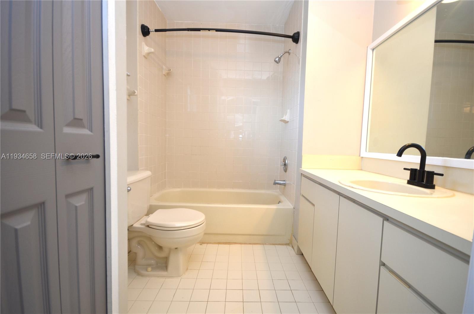 EL PRADO XV CONDO - Residential