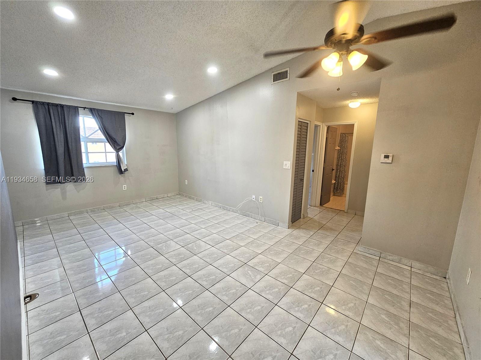 EL PRADO XV CONDO - Residential