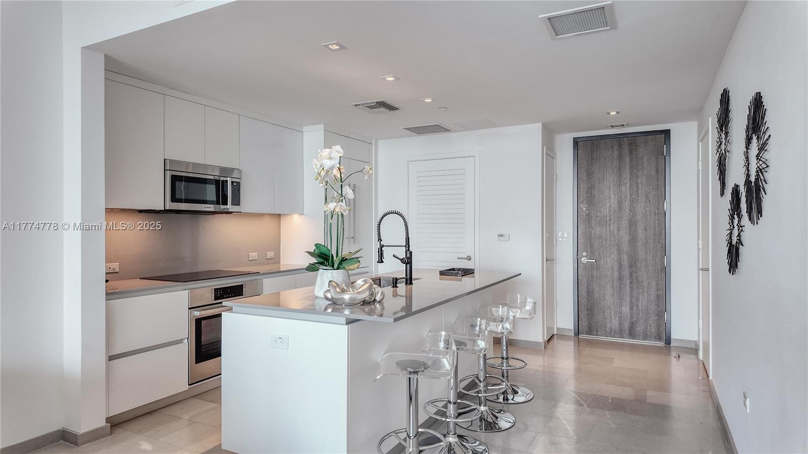 Rental Property at 68 Se 6th St 3106, Miami, Broward County, Florida - Bedrooms: 1 
Bathrooms: 2  - $4,200 MO.