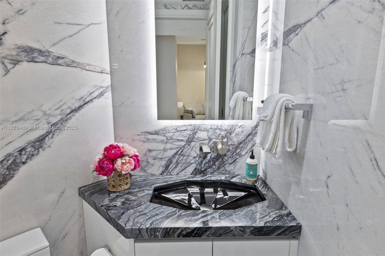 NORTH BISCAYNE BEACH AMEN - Residential