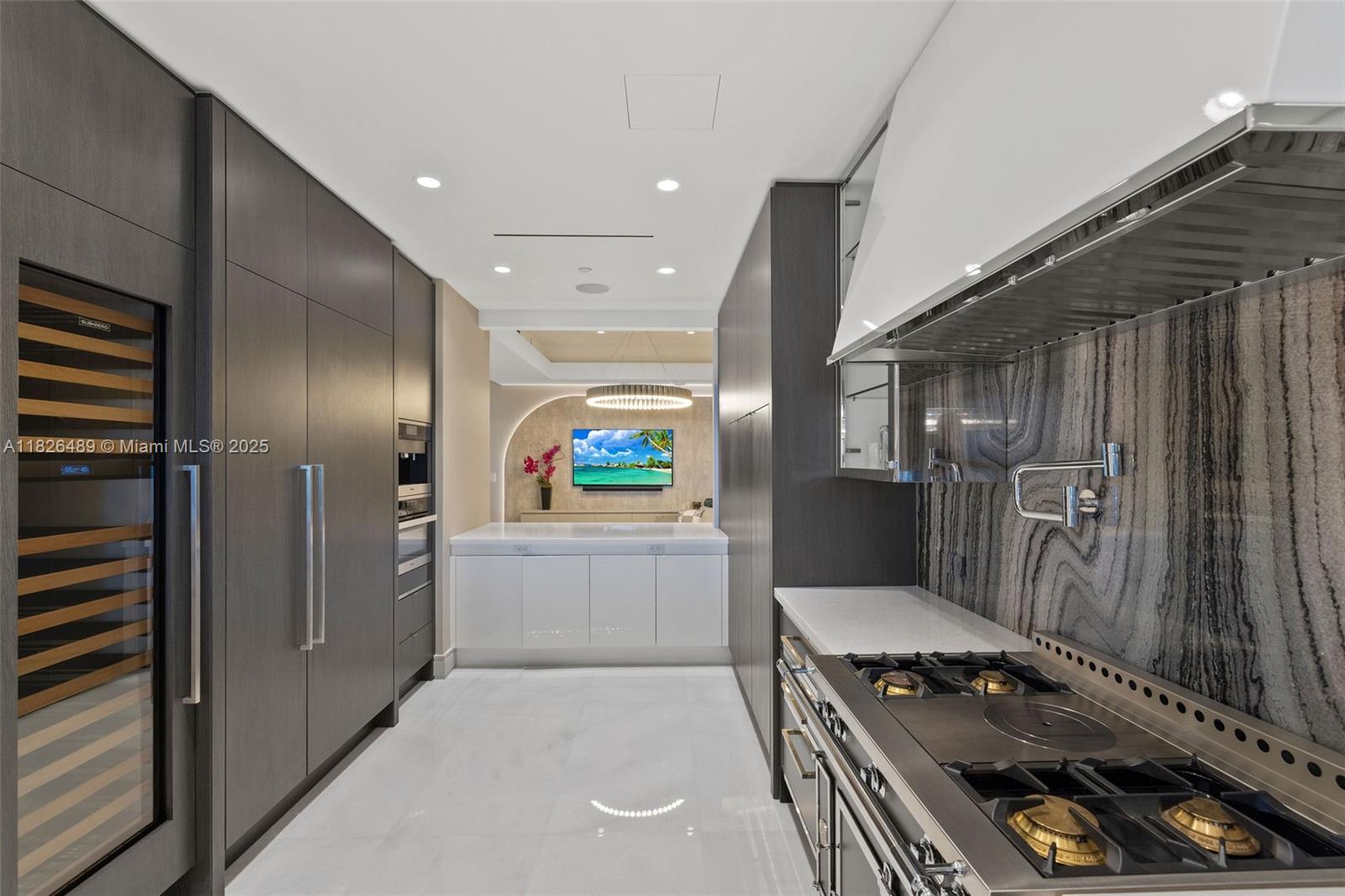 NORTH BISCAYNE BEACH AMEN - Residential