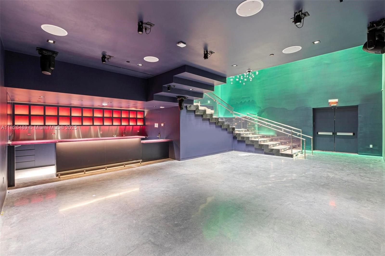 NORTH BISCAYNE BEACH AMEN - Residential