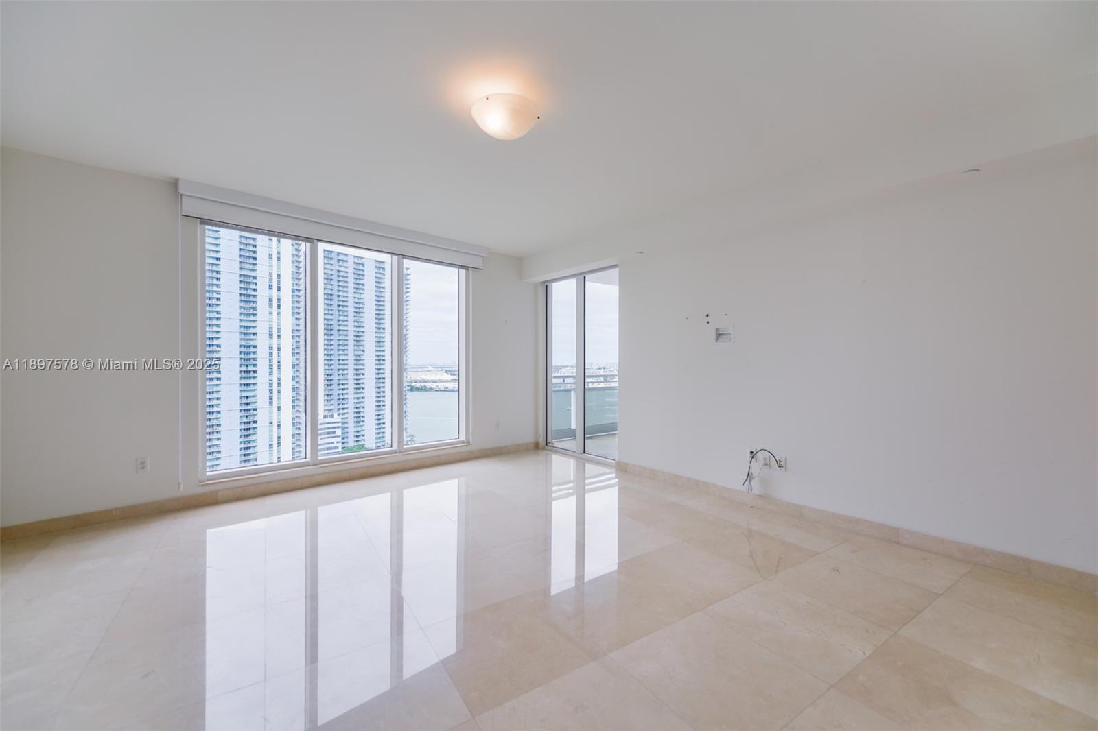 CARBONELL CONDO - Residential Lease