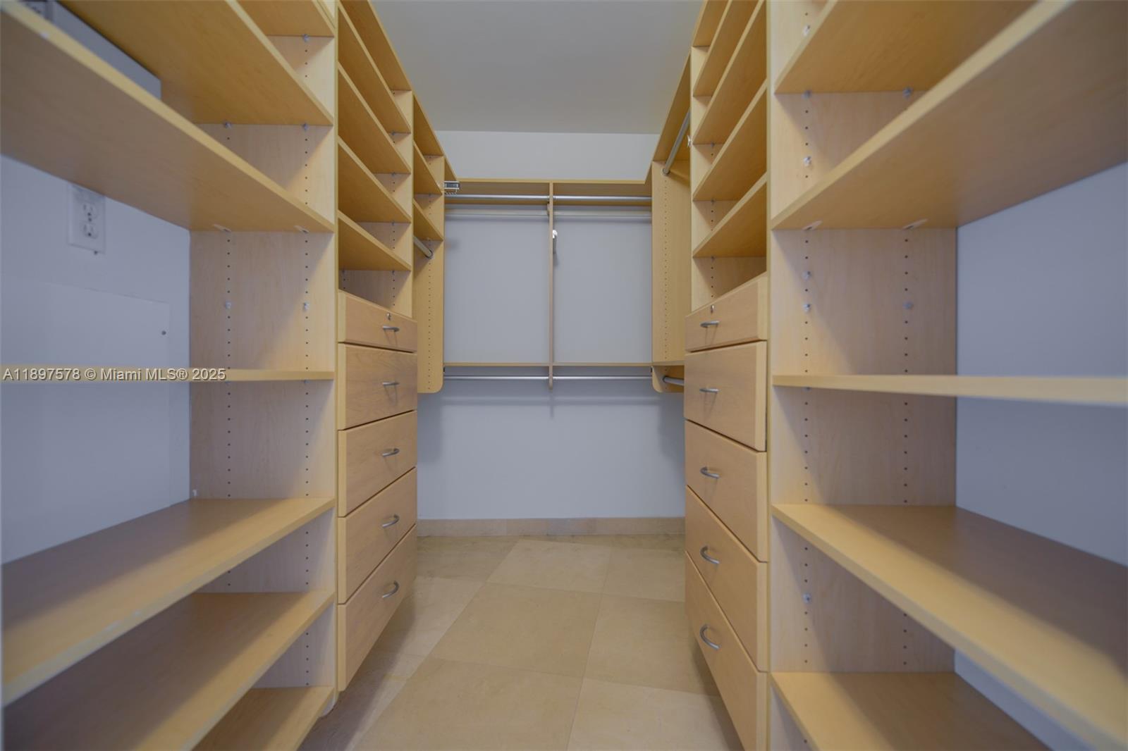 CARBONELL CONDO - Residential Lease