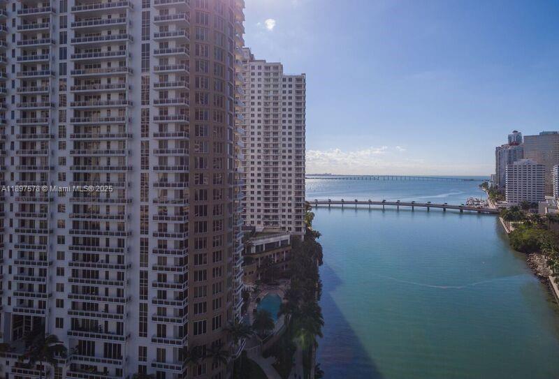 CARBONELL CONDO - Residential Lease