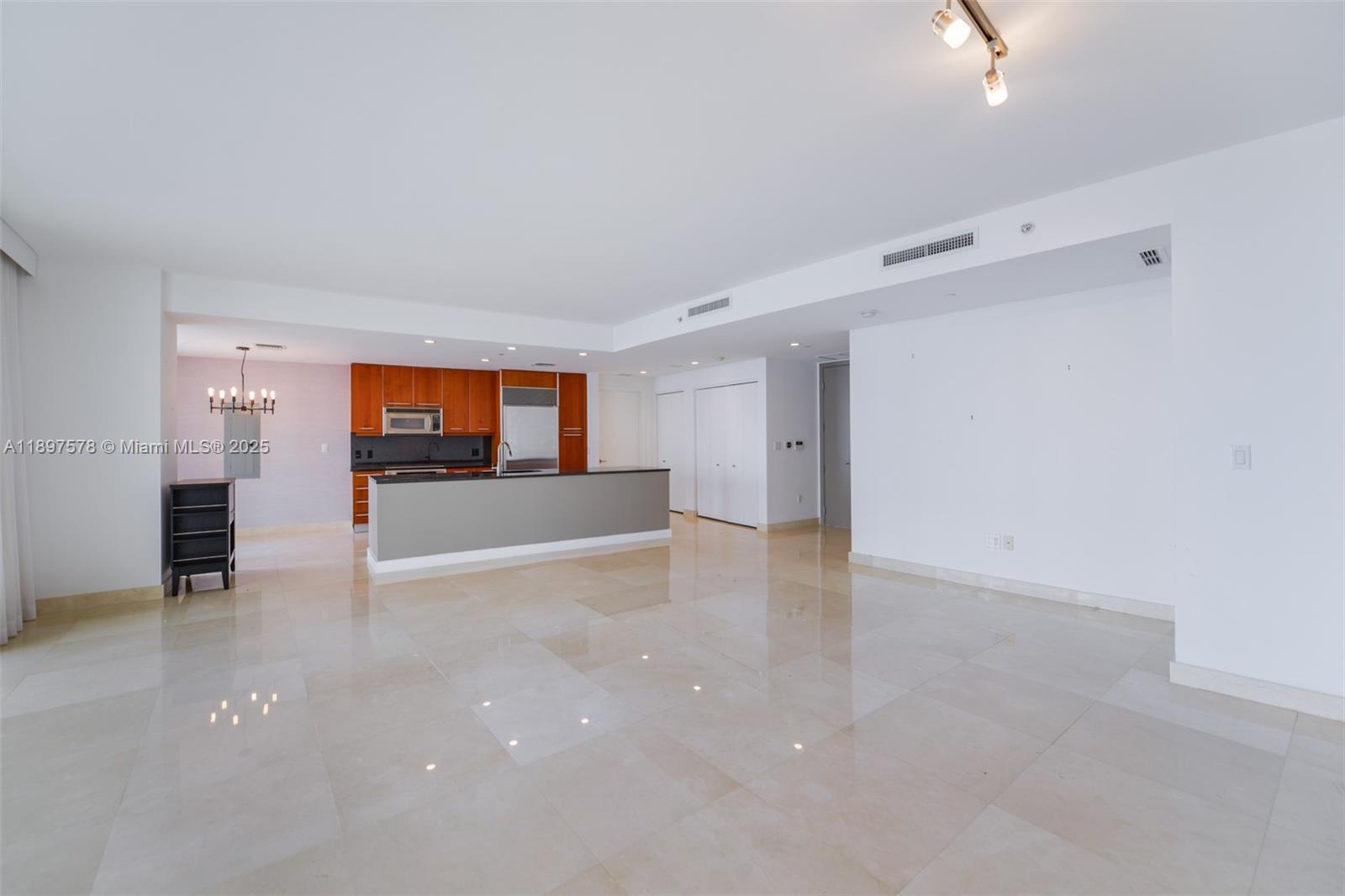 CARBONELL CONDO - Residential Lease