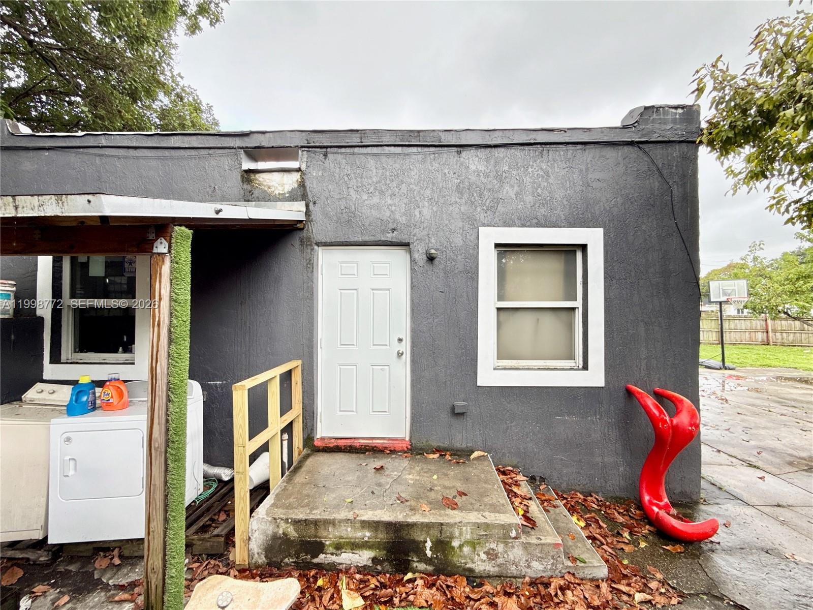 7TH AVENUE HIGHLANDS - Residential Lease