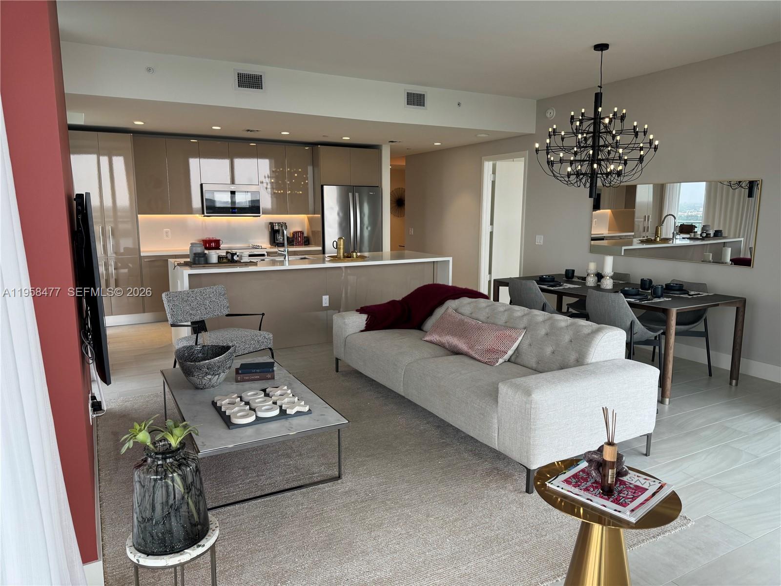 2000 Metropica Way 903