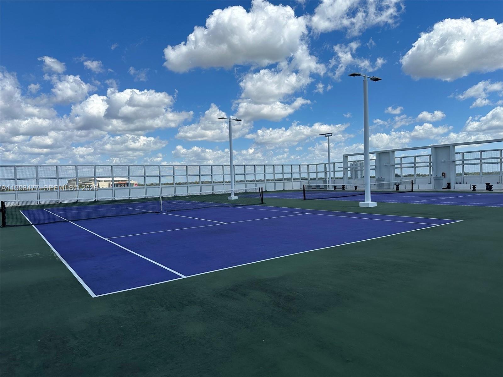 METROPICA NORTH TOWER ONE - Residential