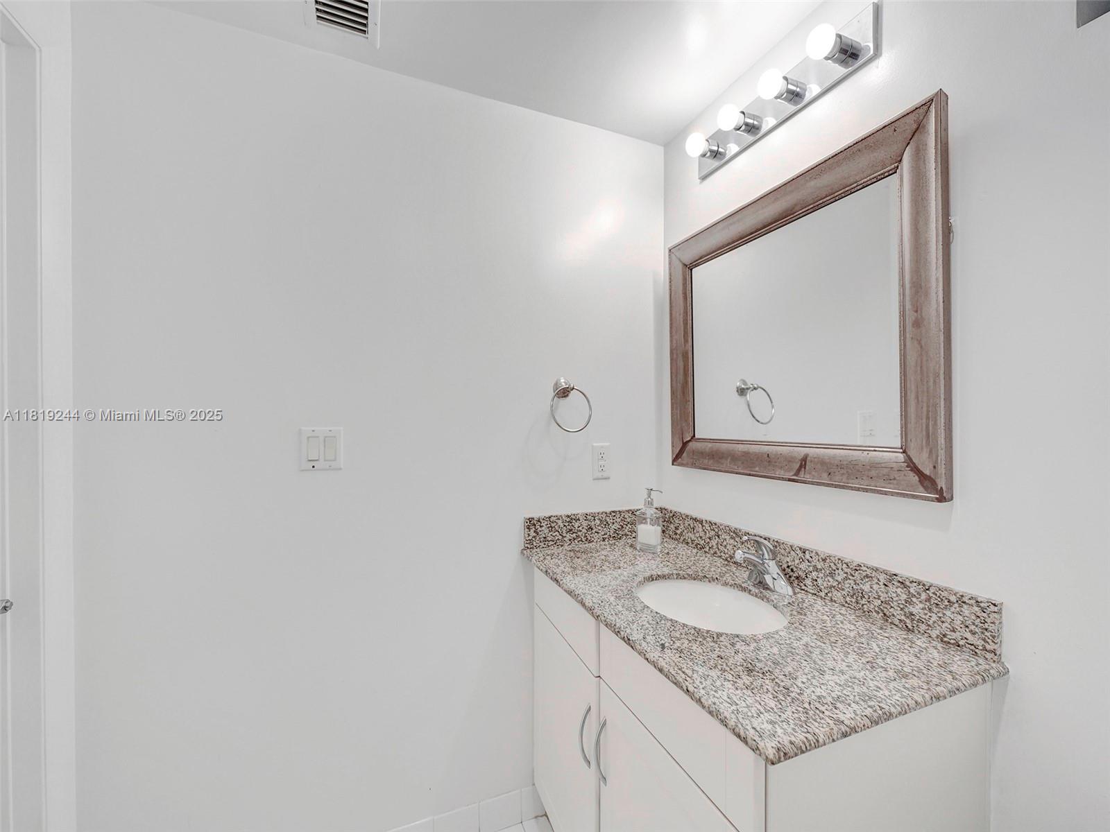 DOWNTOWN DADELAND CONDO N - Residential Lease