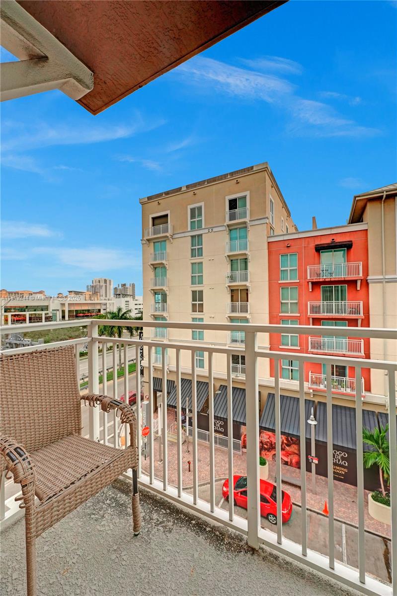 DOWNTOWN DADELAND CONDO N - Residential Lease