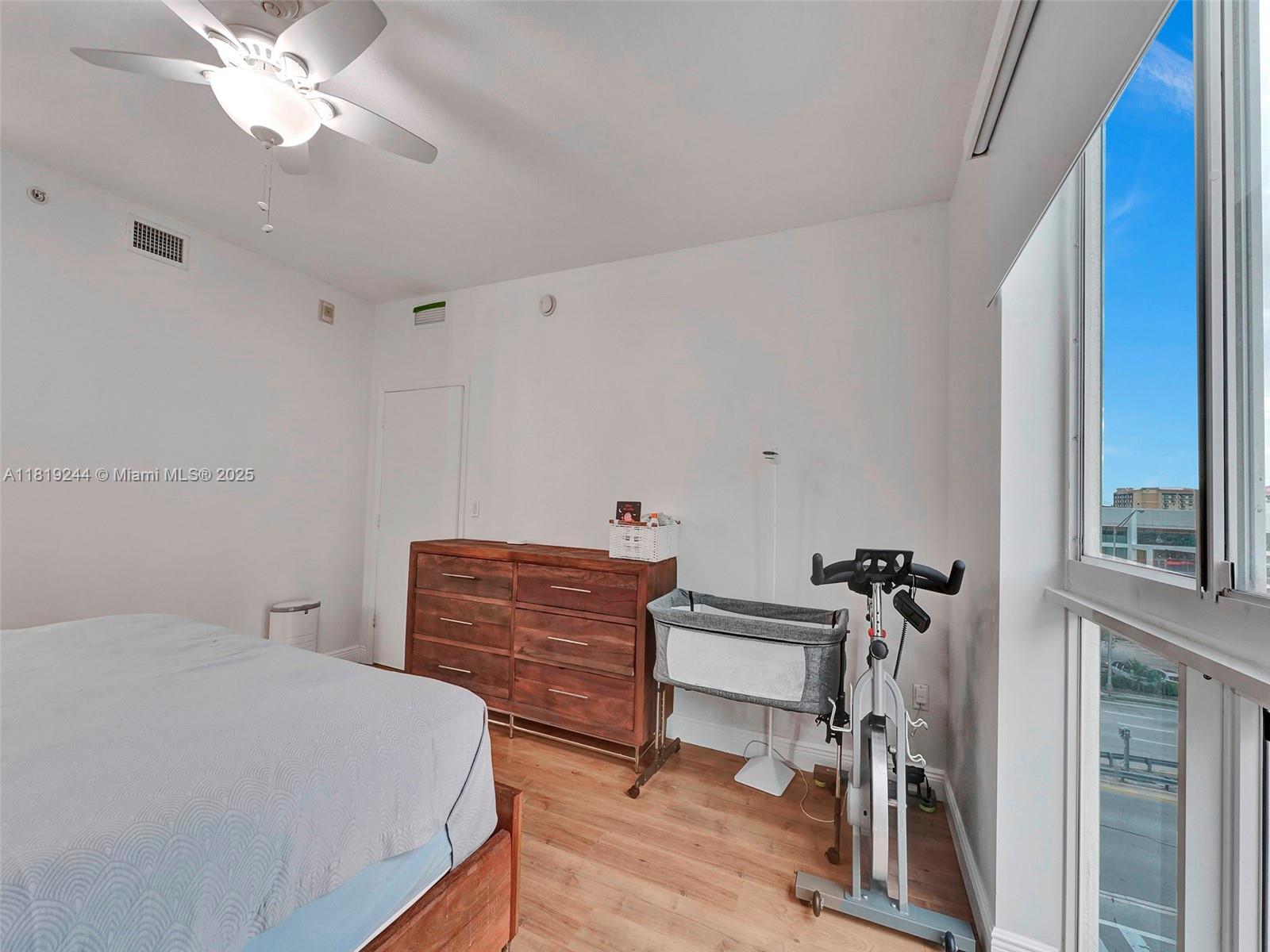 DOWNTOWN DADELAND CONDO N - Residential Lease