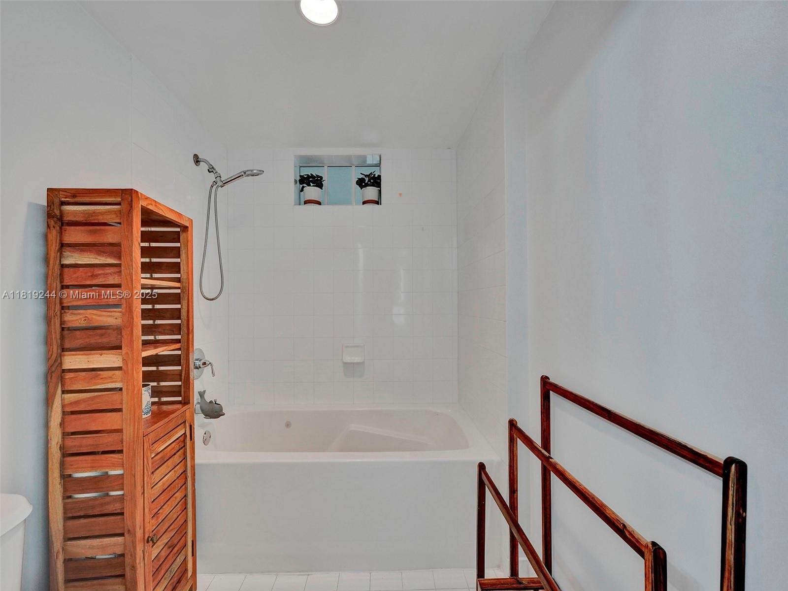 DOWNTOWN DADELAND CONDO N - Residential Lease