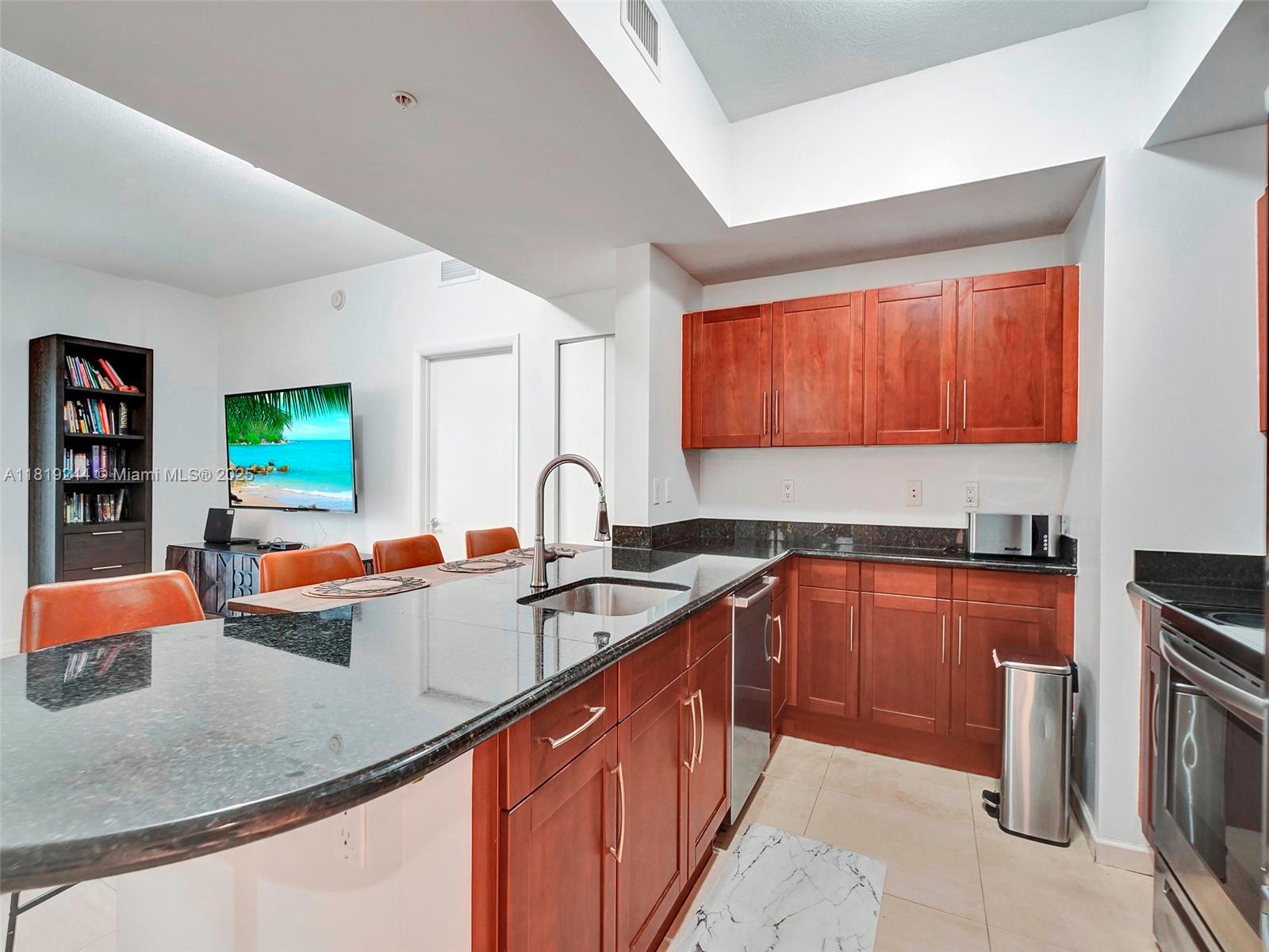 DOWNTOWN DADELAND CONDO N - Residential Lease
