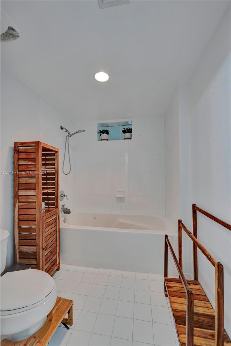 DOWNTOWN DADELAND CONDO N - Residential Lease