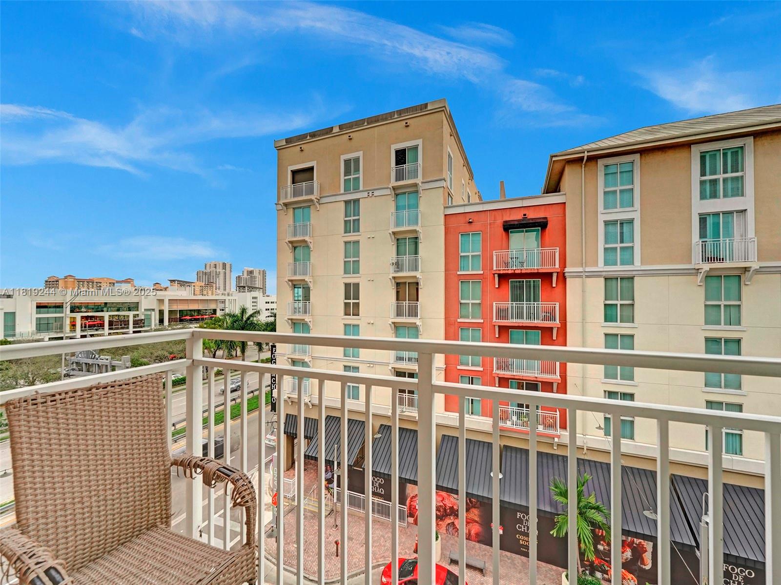 DOWNTOWN DADELAND CONDO N - Residential Lease