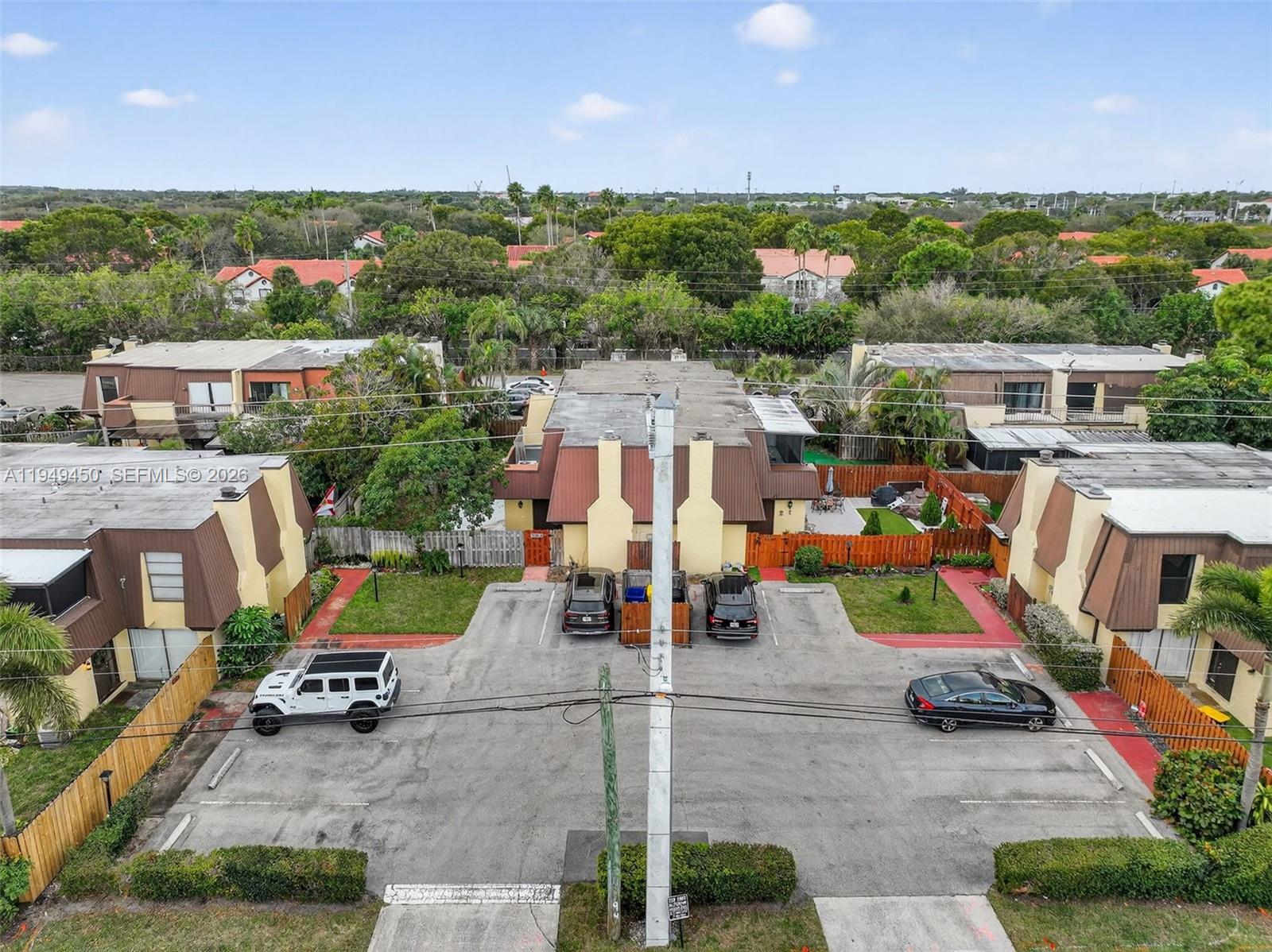 CEDAR GARDENS TOWNHOUSES - Residential