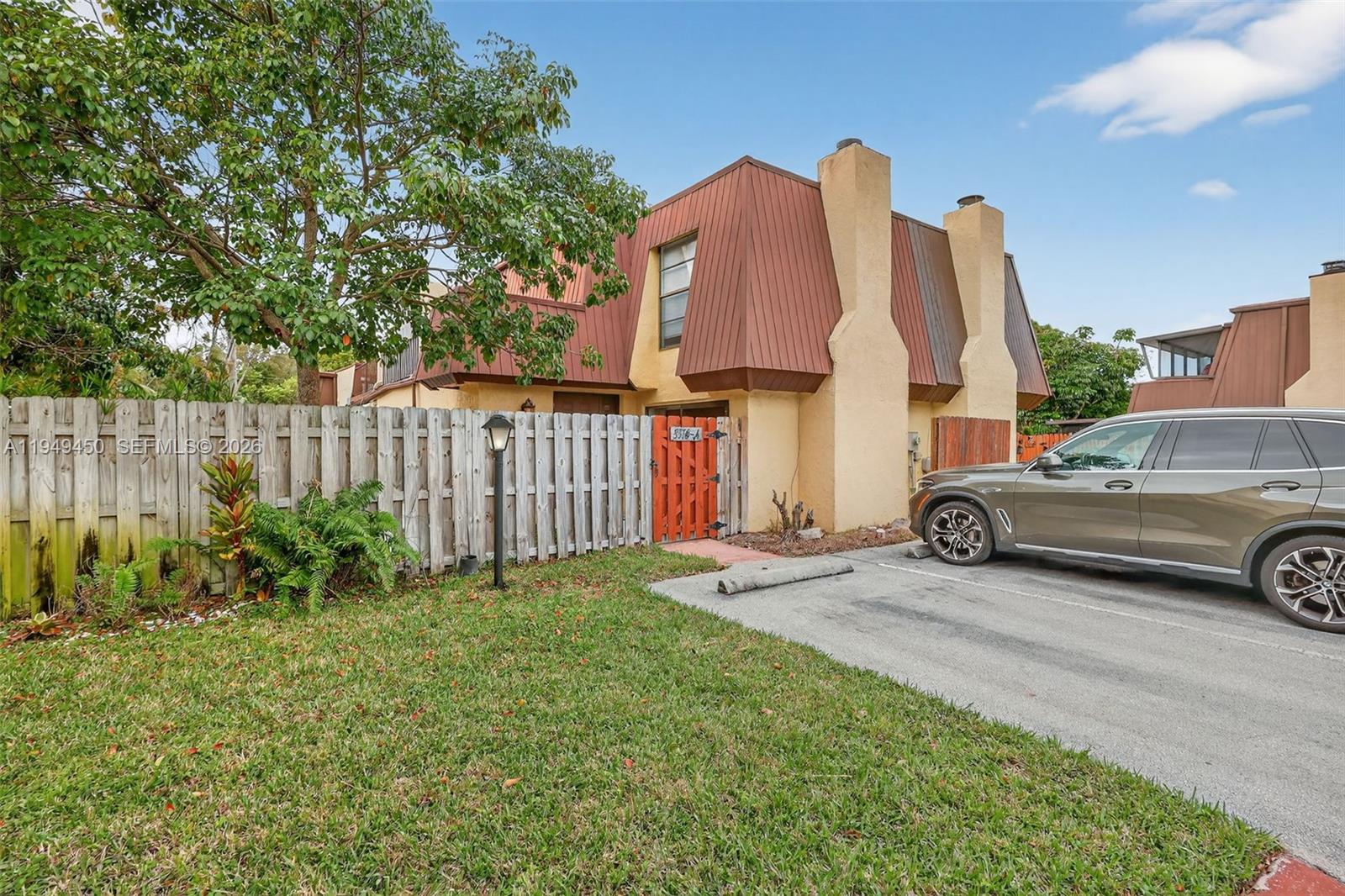 CEDAR GARDENS TOWNHOUSES - Residential