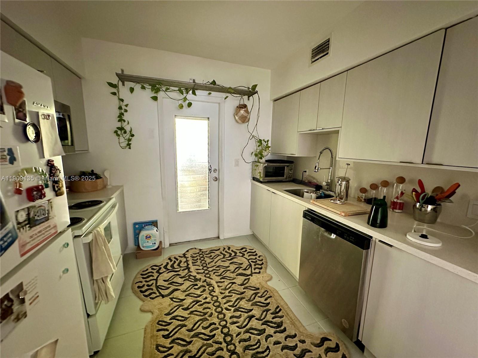 BAY HARBOR ISLAND - Residential Lease