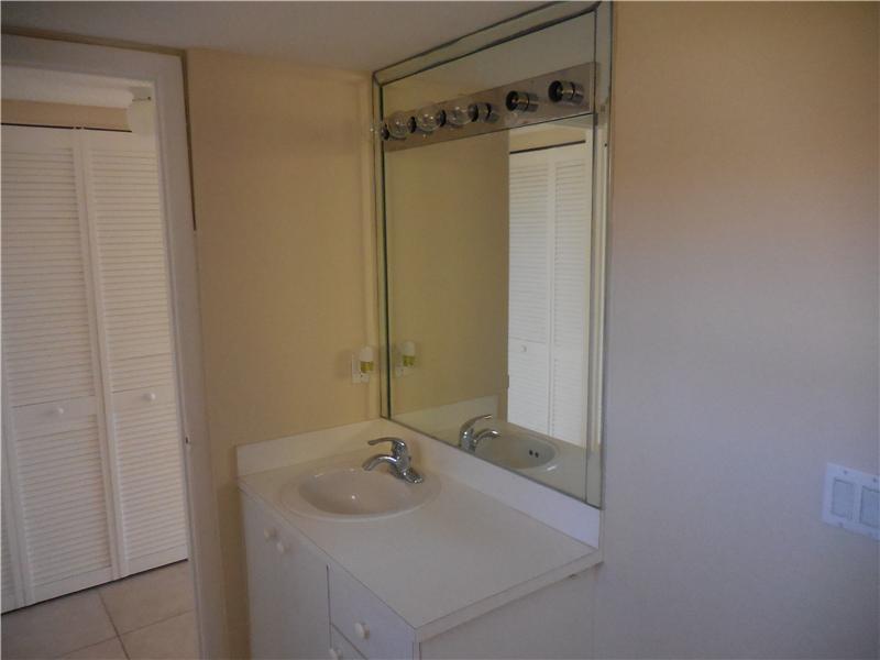 VERABELLA FALLS CONDO - Residential Lease
