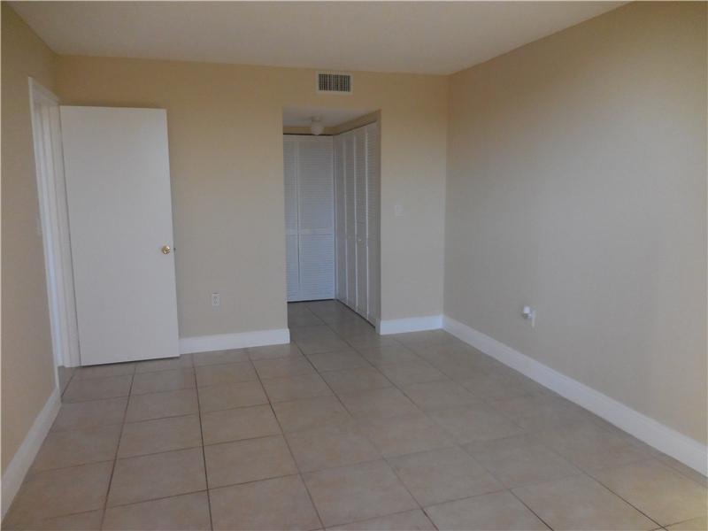 VERABELLA FALLS CONDO - Residential Lease