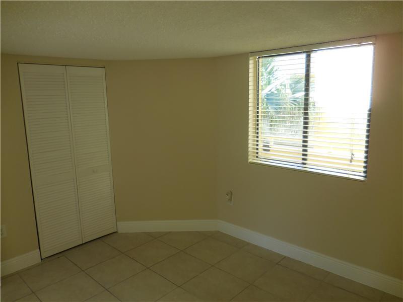 VERABELLA FALLS CONDO - Residential Lease