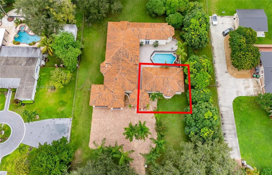 This spacious 1,200+ sq.ft. rental offers a perfect blend of comfort and convenience. Nestled on a sprawling 50,000 sq.ft. lot in one of Miami's most desirable suburbs, this completely detached guesthouse features a full kitchen, large living area, and a private suite which includes an immense walk-in closet and well-appointed bathroom. Enjoy the convenience of an in-unit laundry room and added privacy with automatic gated access into the property. Ideally located near major highways giving it great accessibility but also perfect for those looking for a peaceful retreat with the luxury of space. Don't miss out on this rare find!