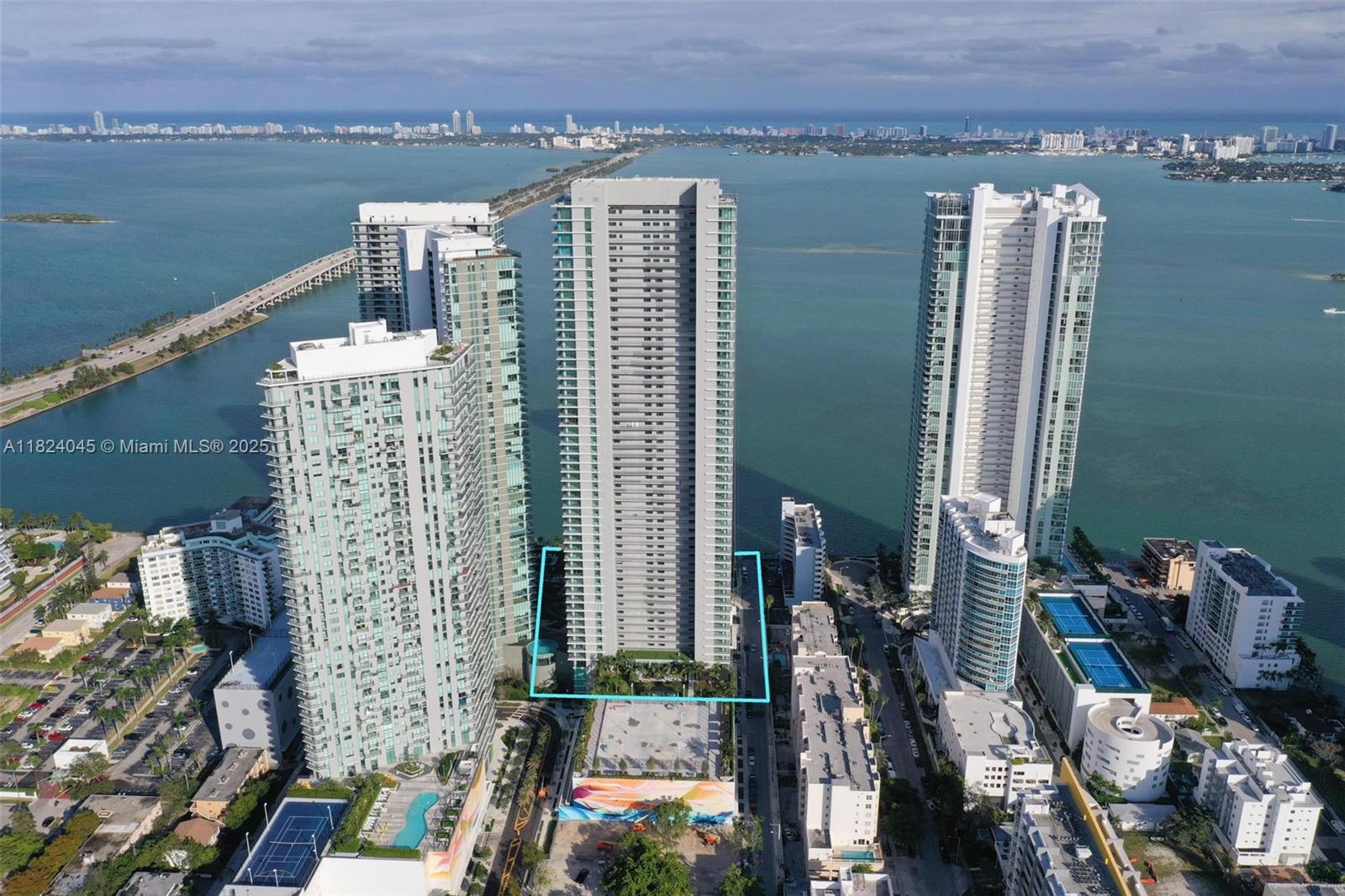 Property for Sale at 480 Ne 31st St 4804, Miami, Broward County, Florida - Bedrooms: 2 
Bathrooms: 3  - $1,125,000